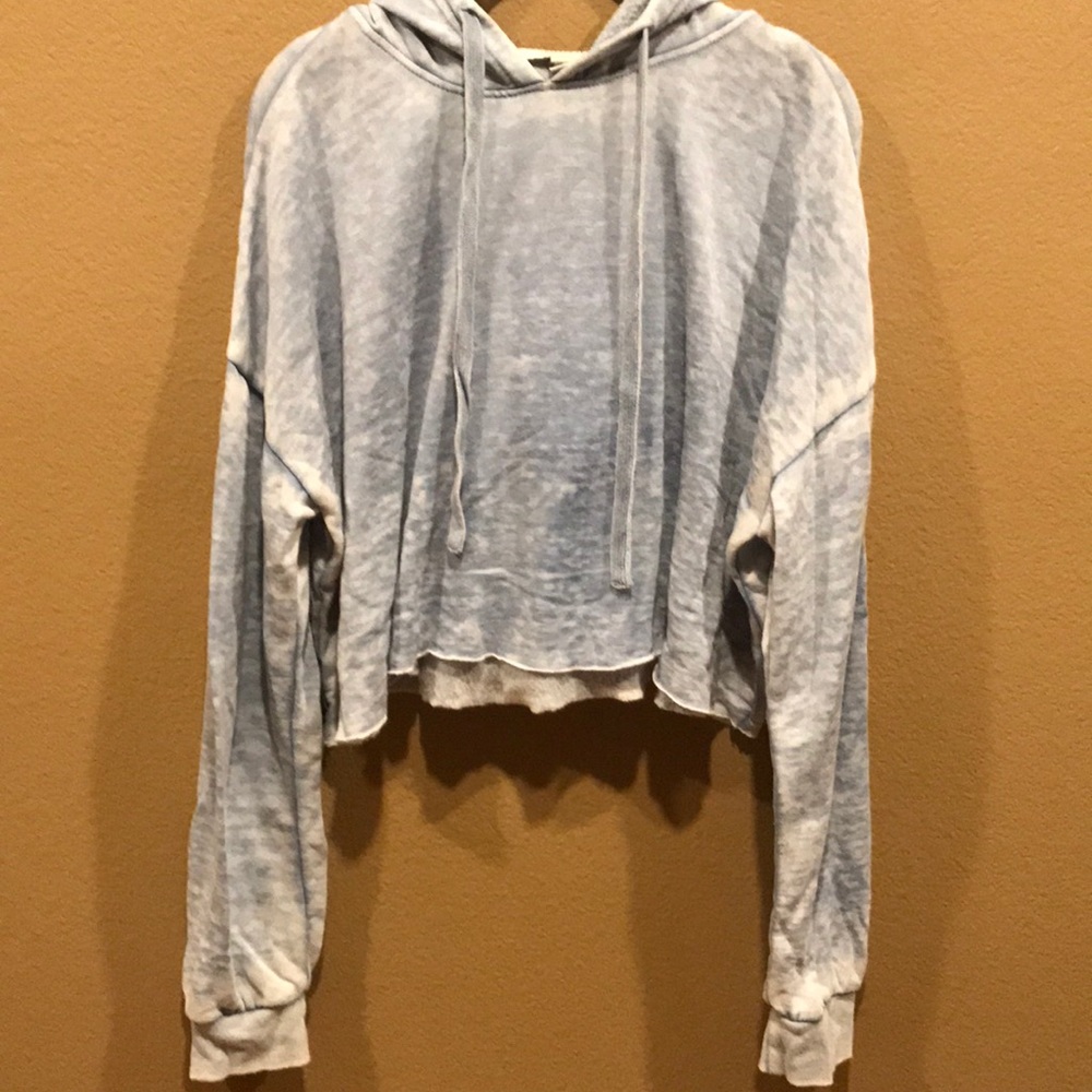 Blue cropped sweatshirt from Forever 21